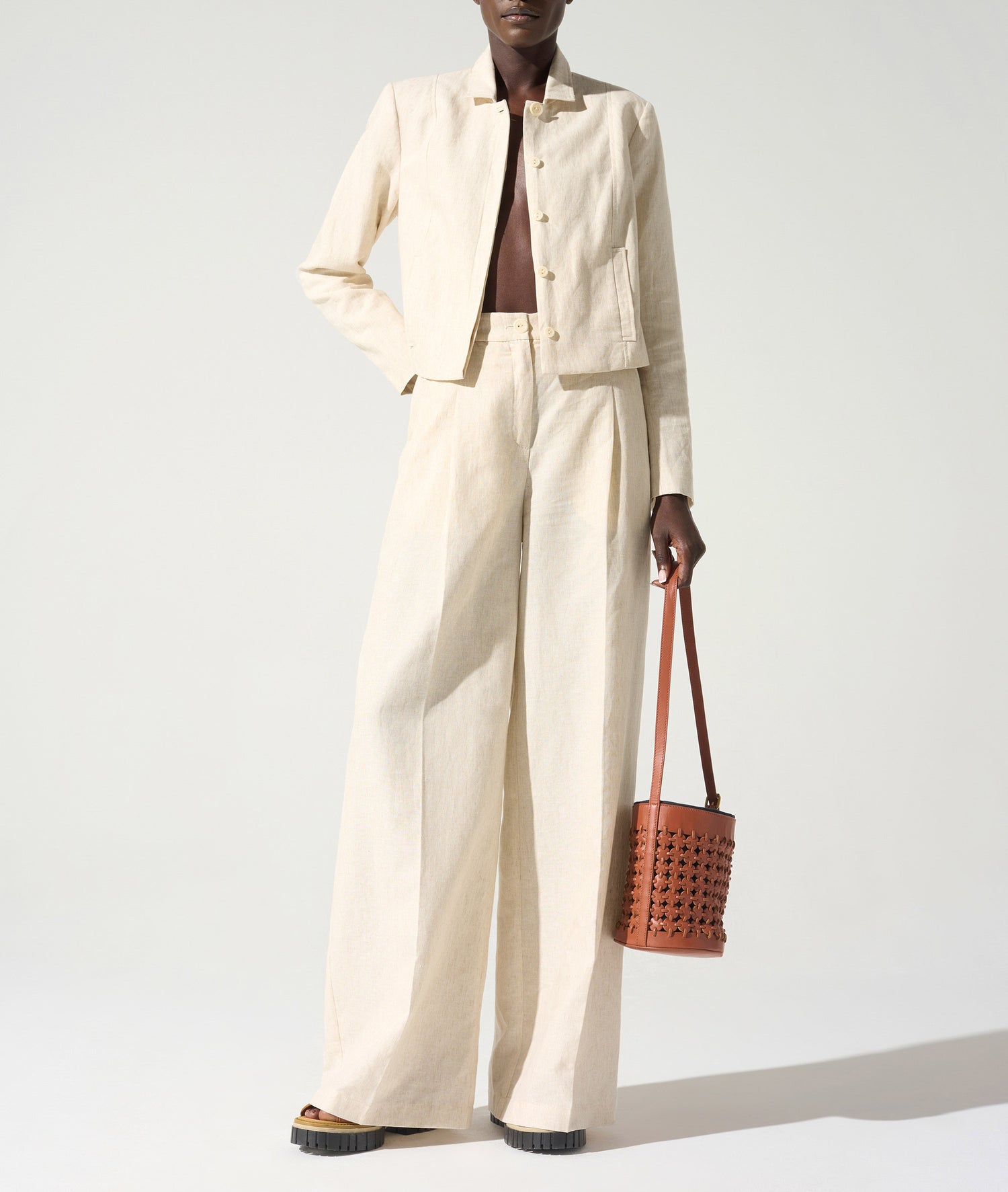 Short button-down jacket