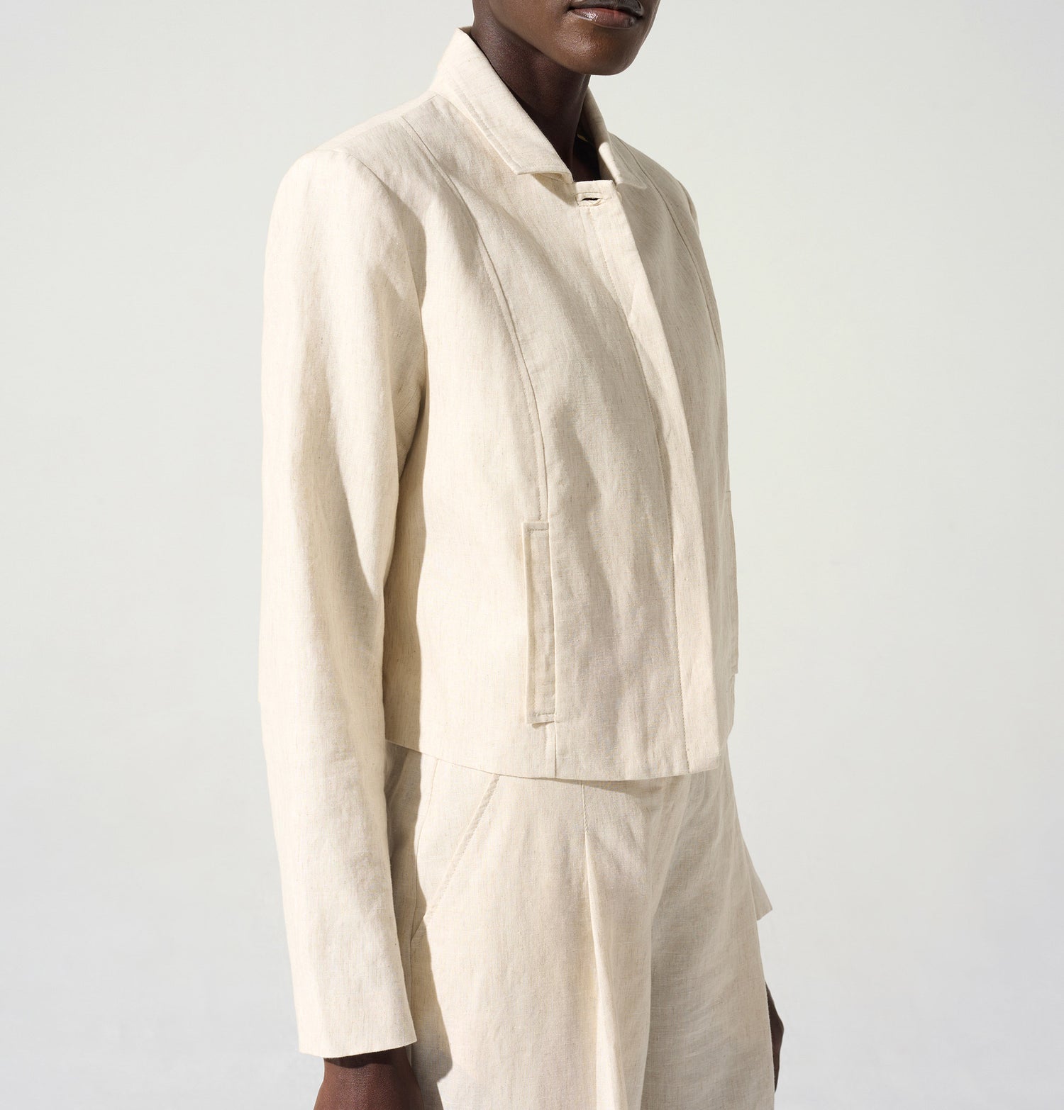 Short button-down jacket