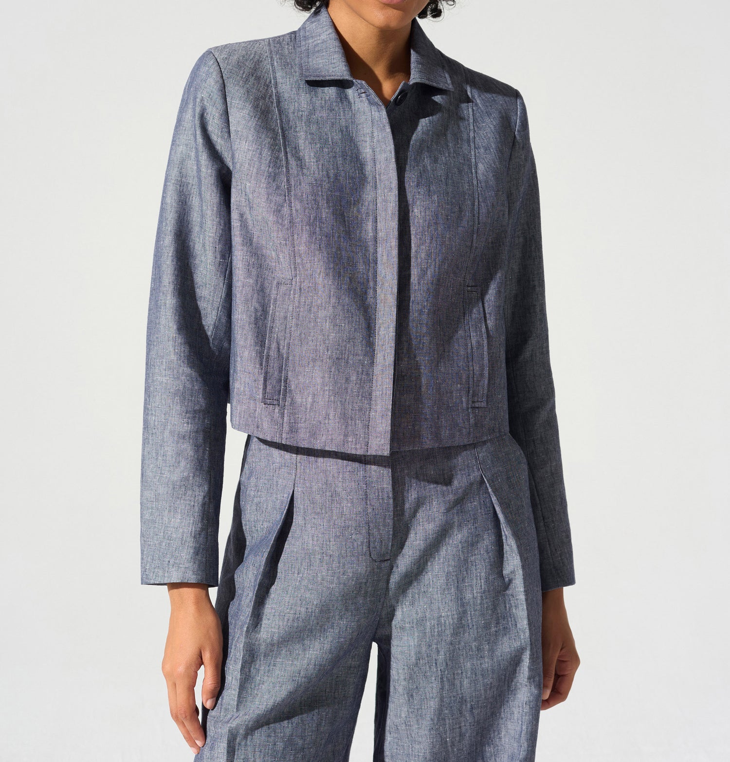 Short button-down jacket