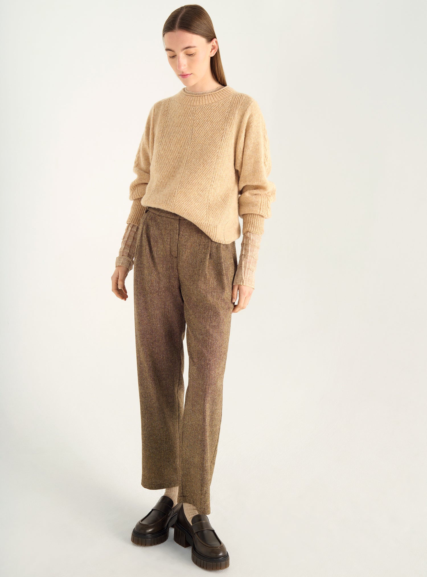 Pull en laine jacquard à manches travaillées – Volume droit