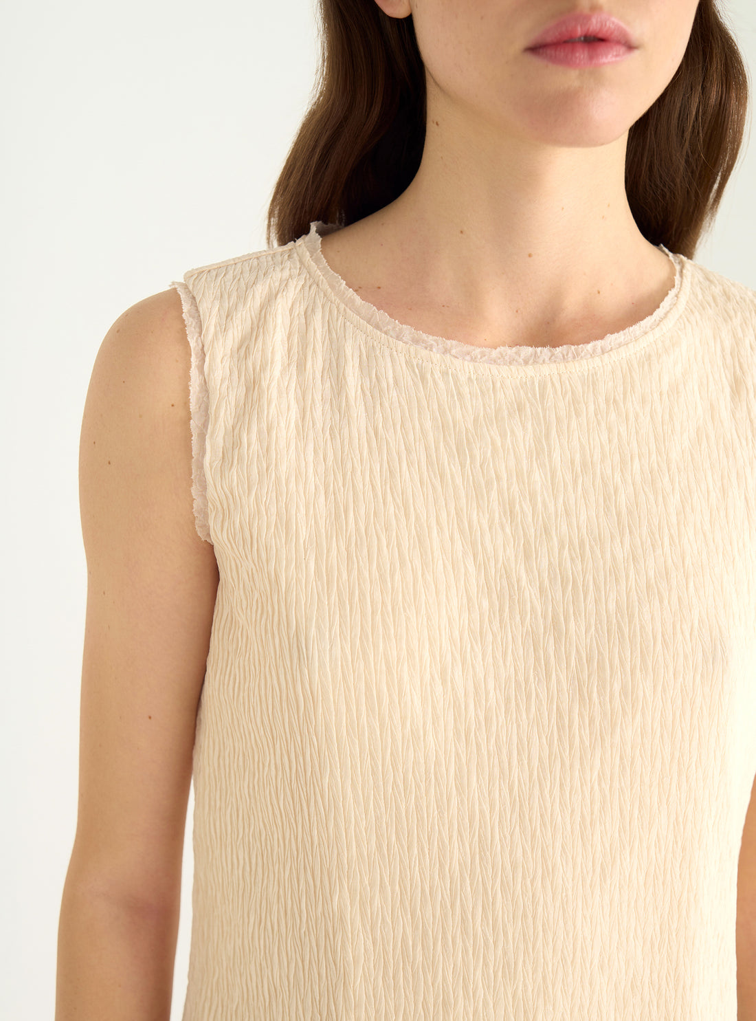 Plissiertes Tanktop aus Doppelmaterial