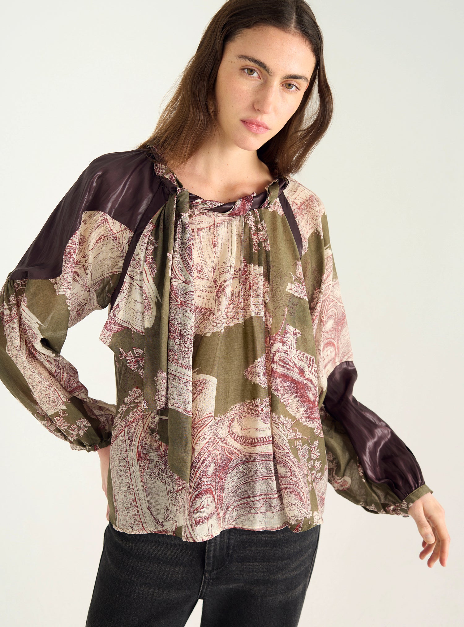 Contrasting blouse
