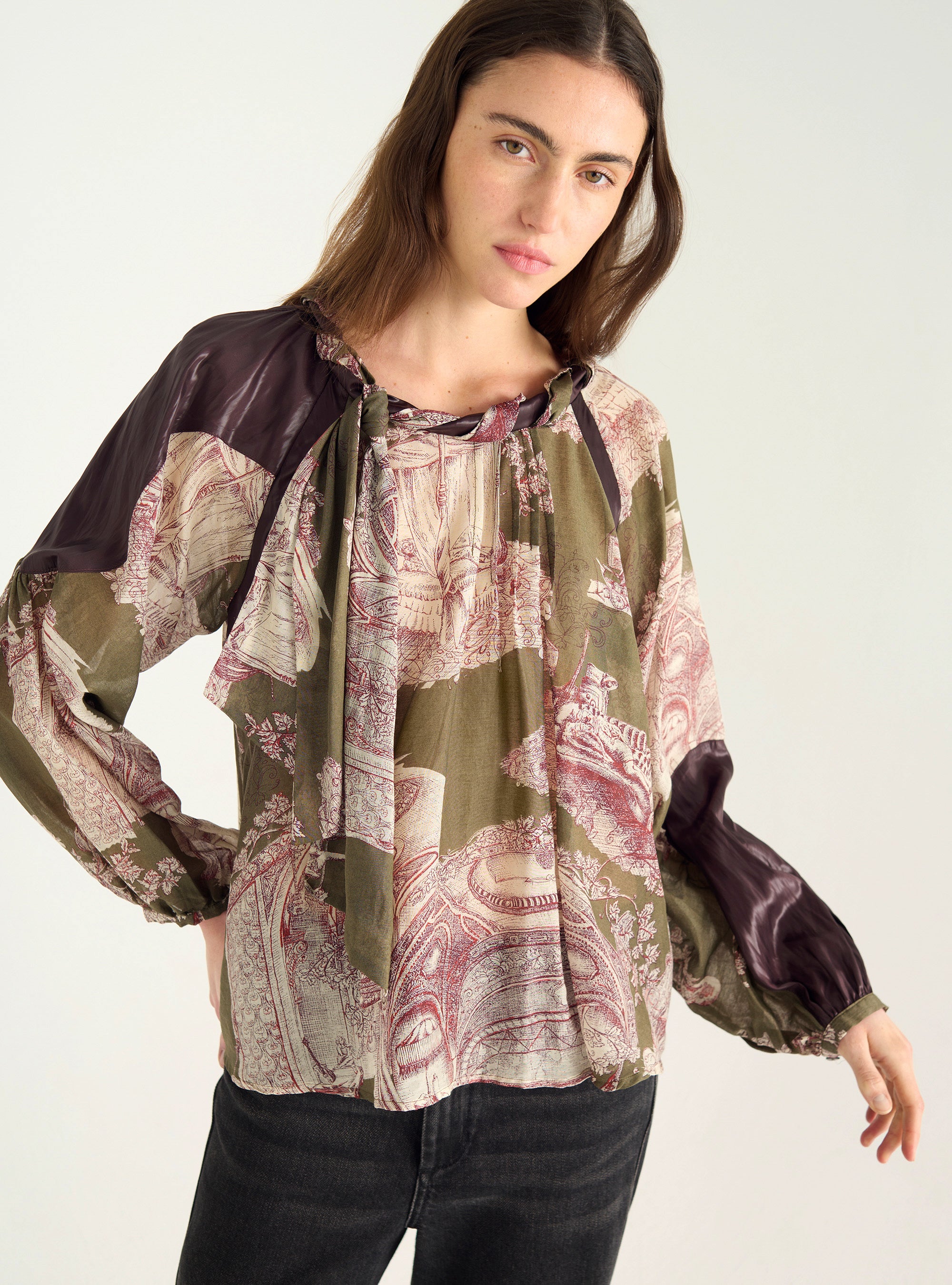 Contrasting blouse