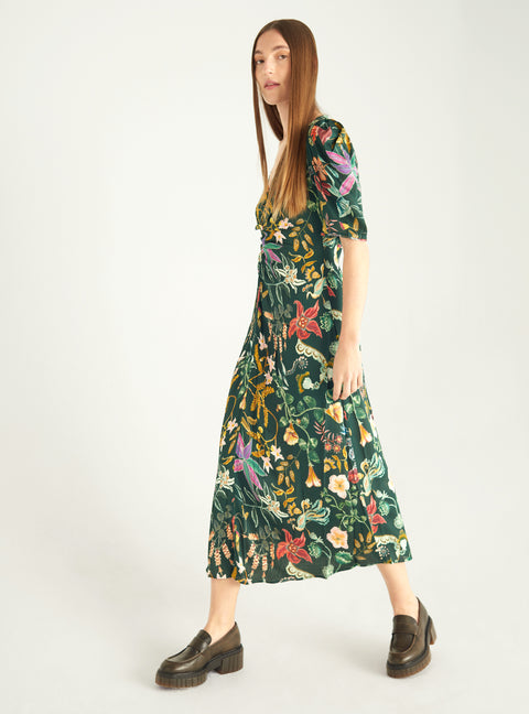 Langes, figurbetontes Kleid