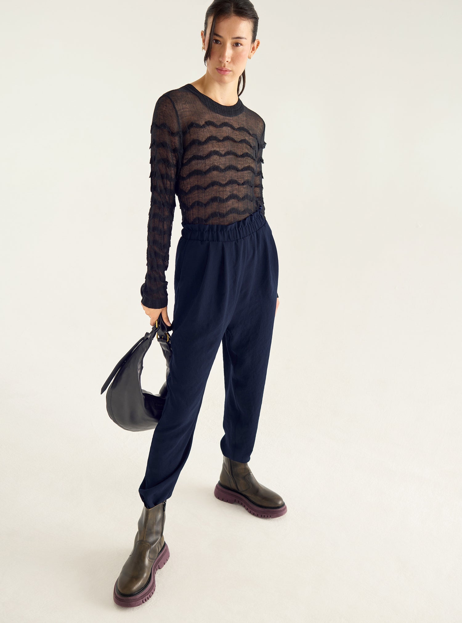 Fließende Hose mit gerüschter Taille