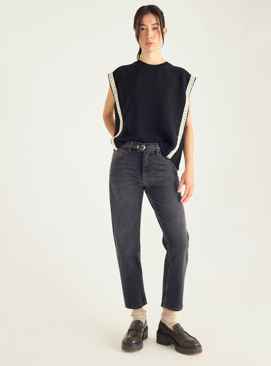 Strukturiertes Tanktop mit Guipure-Details
