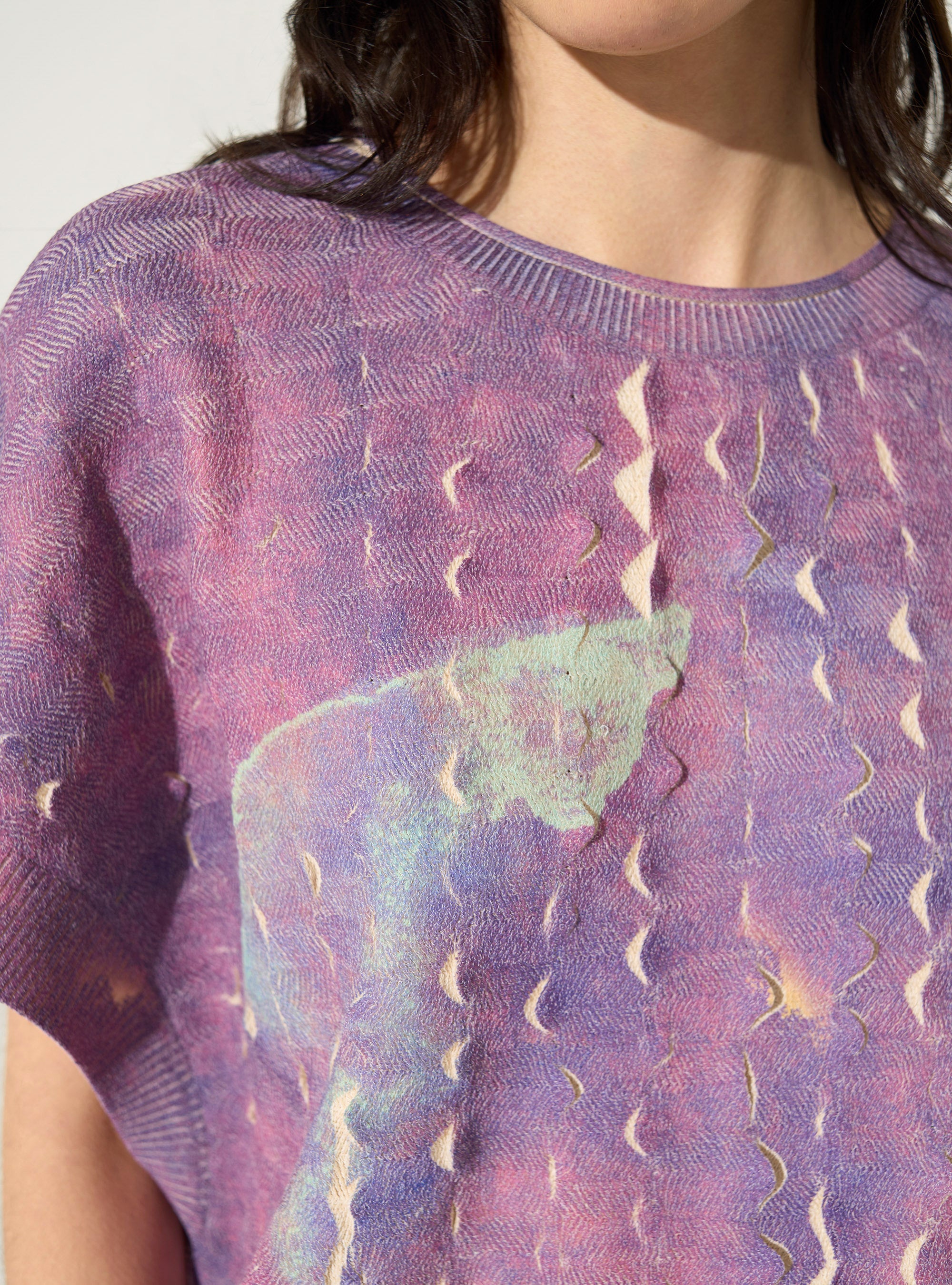 Pleated and sublimated purple round neck sweater