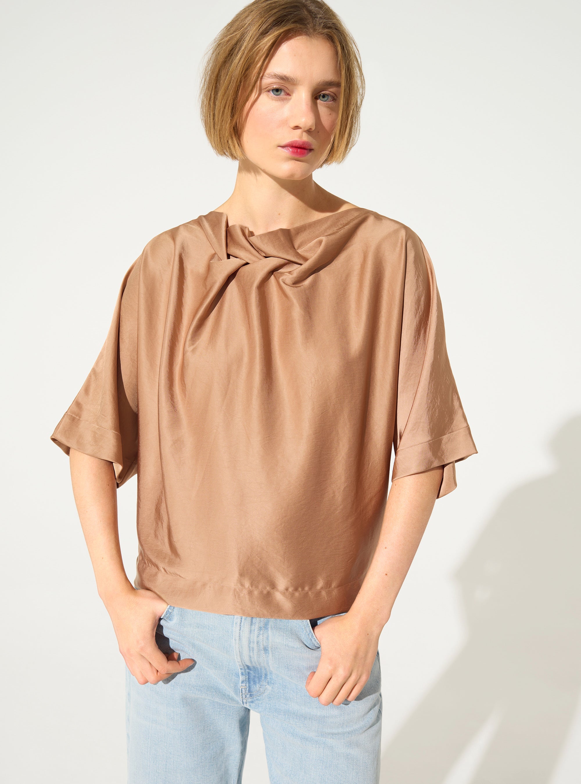 Blouse en satin ample rose
