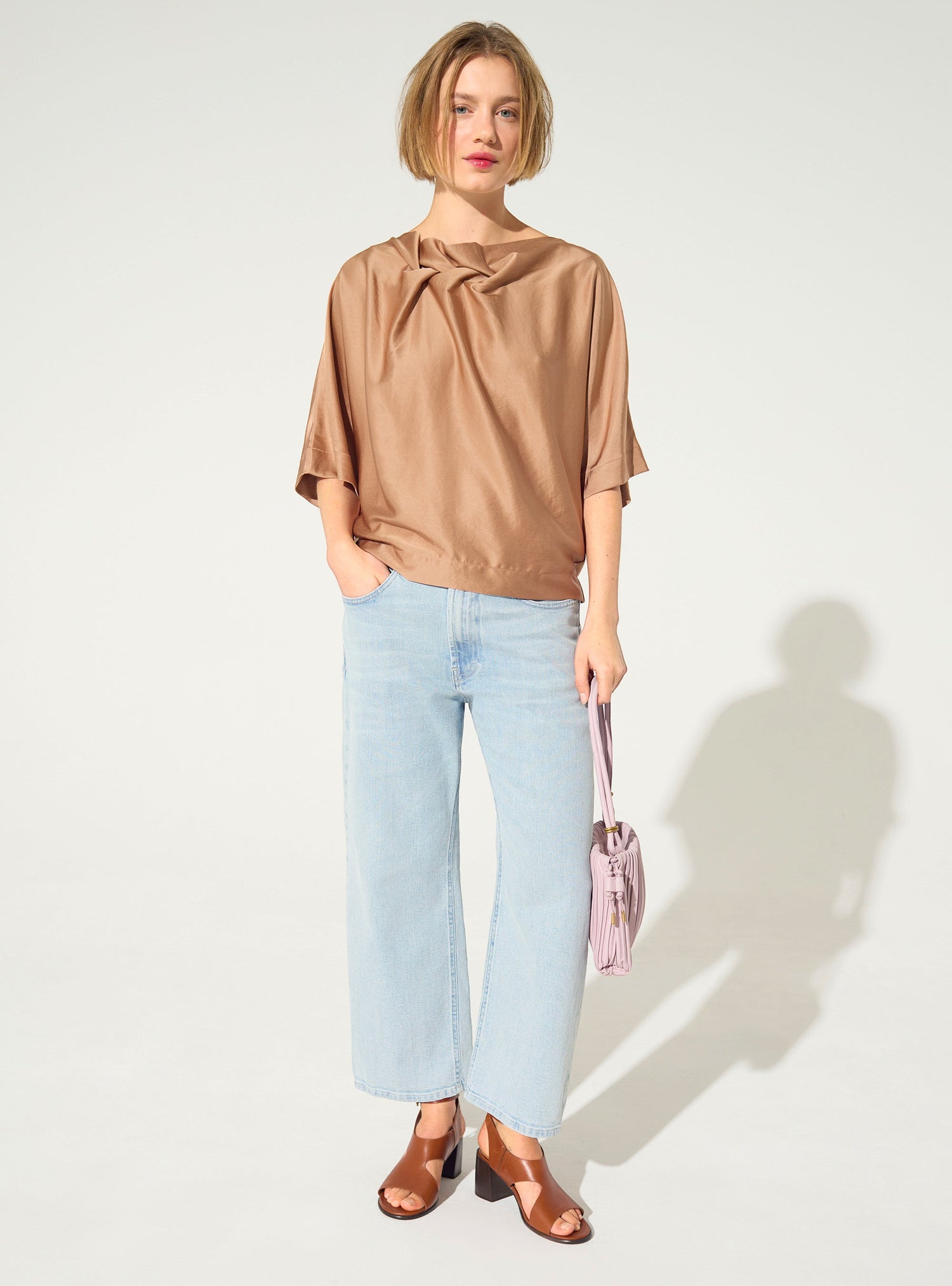 Blouse en satin ample rose