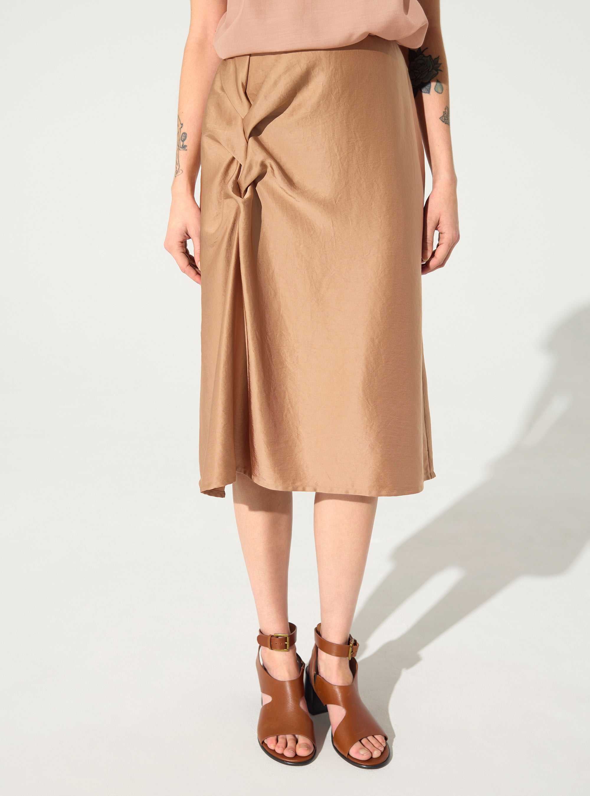 Jupe en satin rose