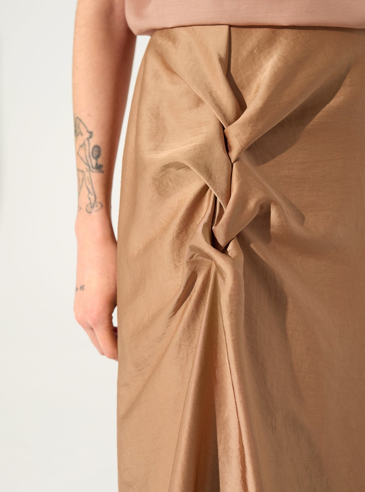 Jupe en satin rose