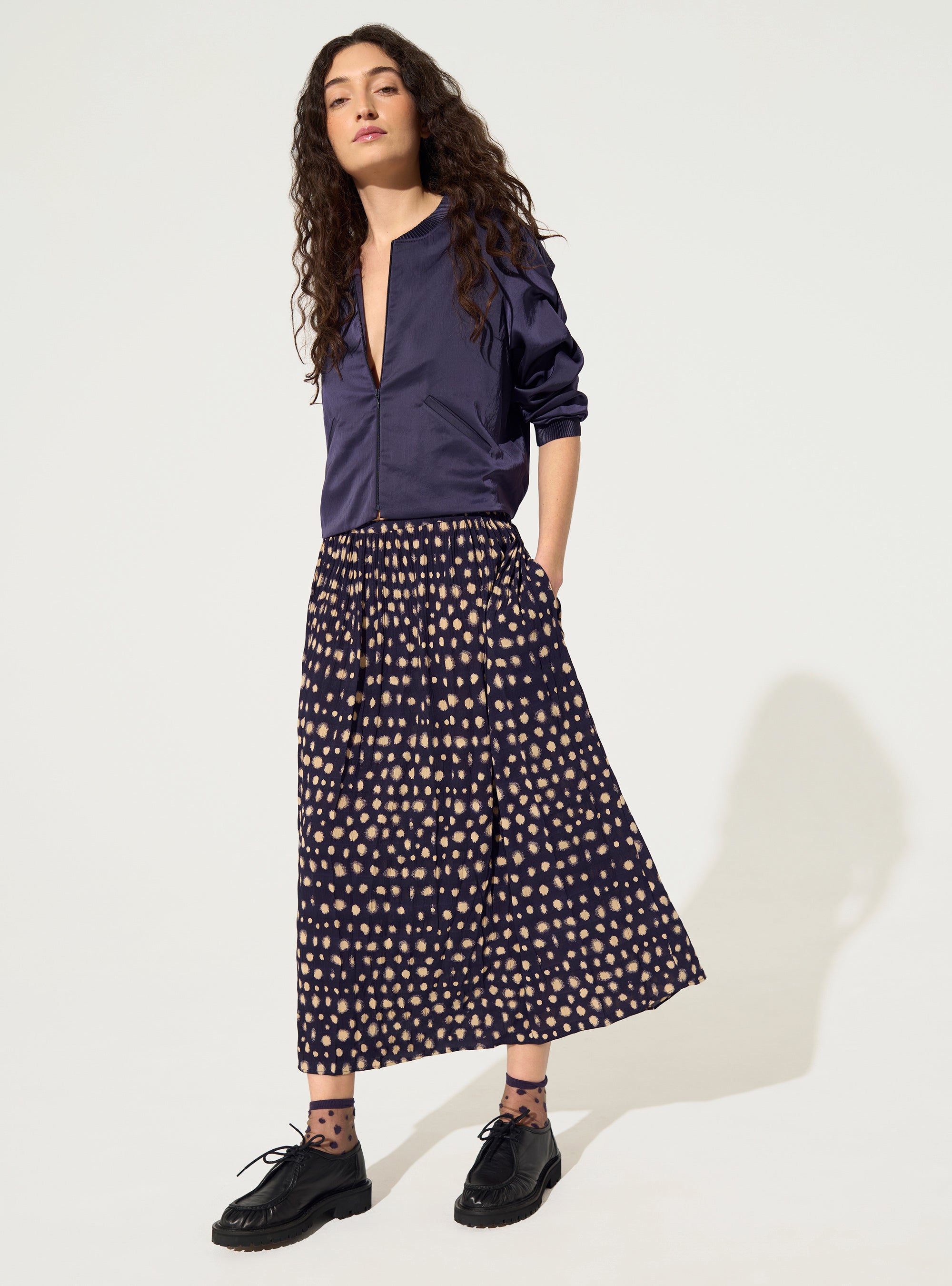 Jupe midi imprimé à pois violette
