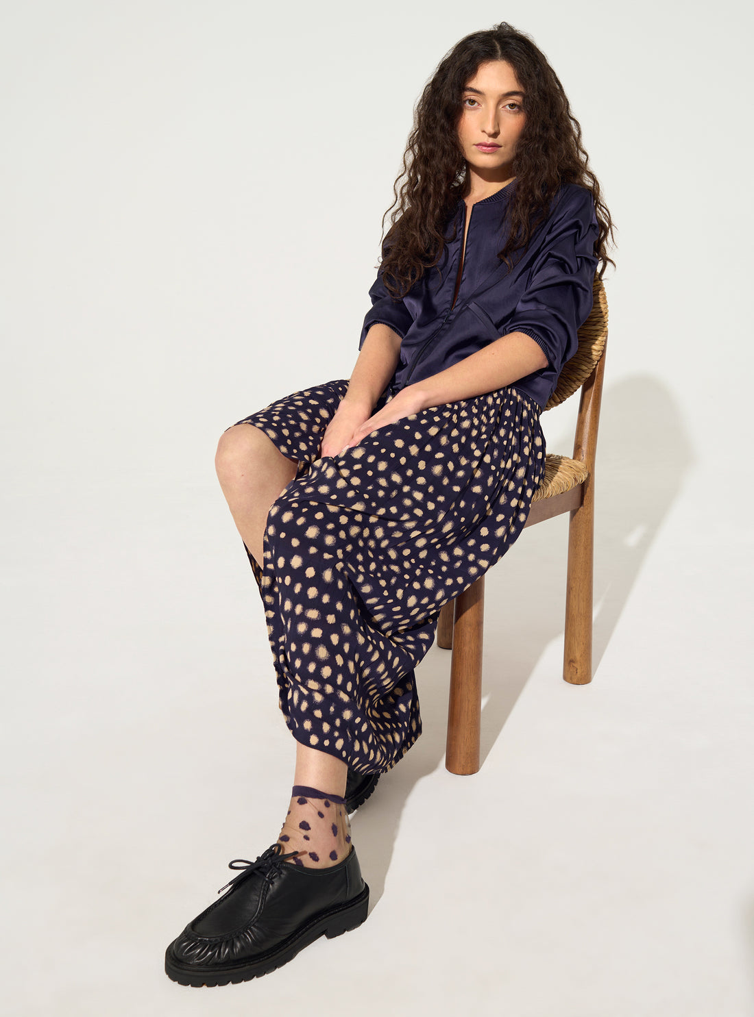 Jupe midi plissée imprimé maison violette