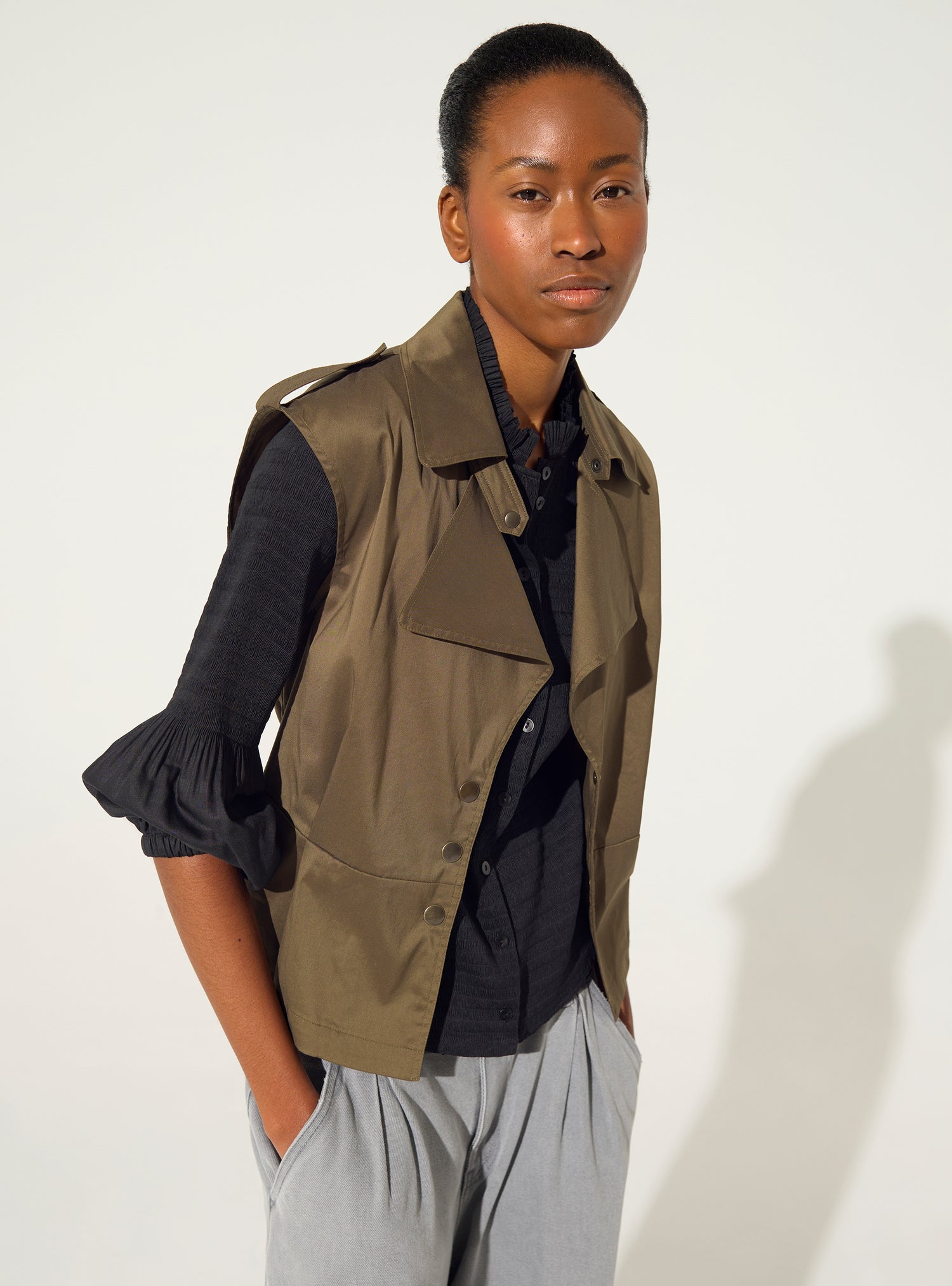 Braunes Baumwollhemd