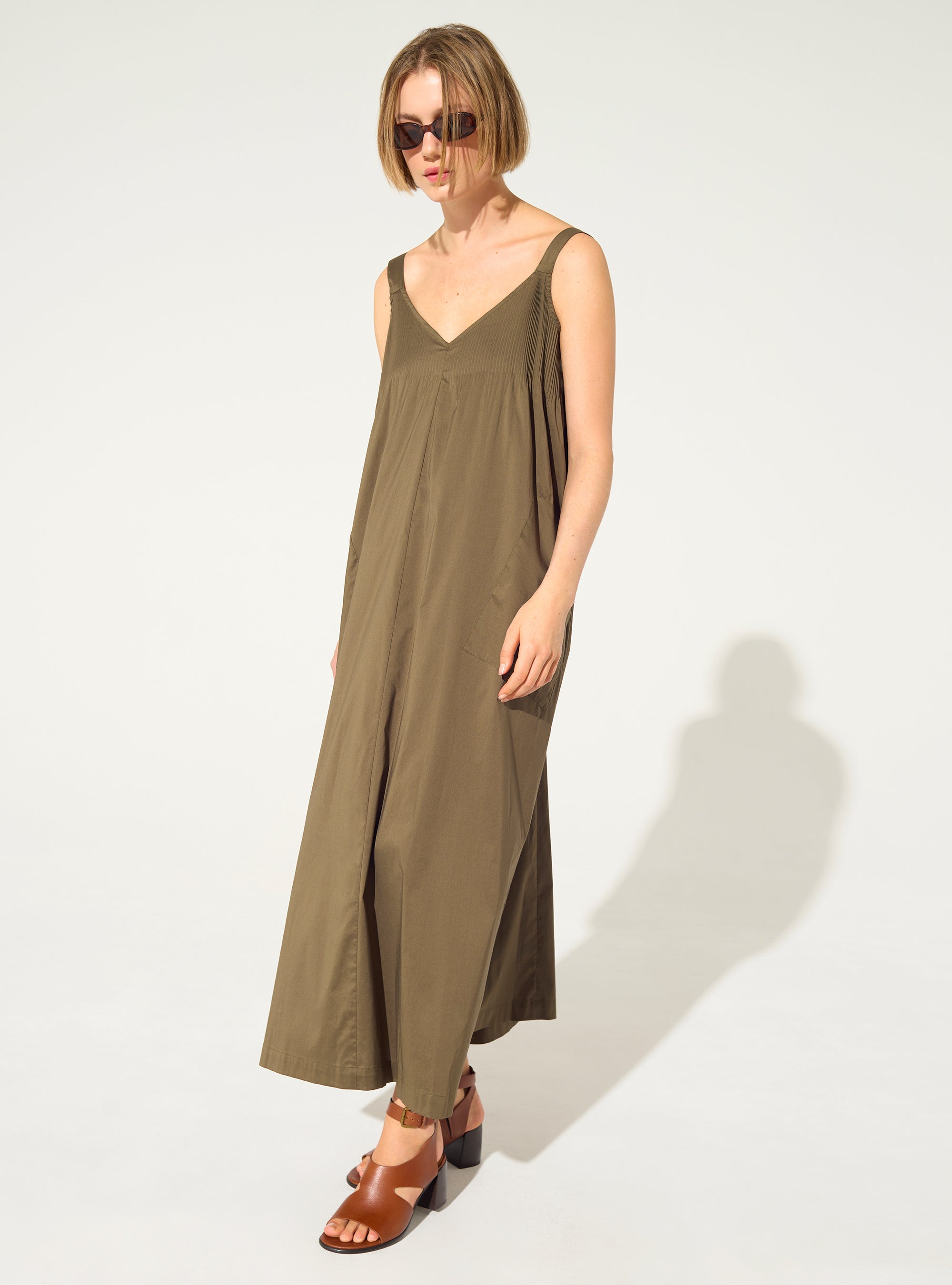 Long pleated brown dress