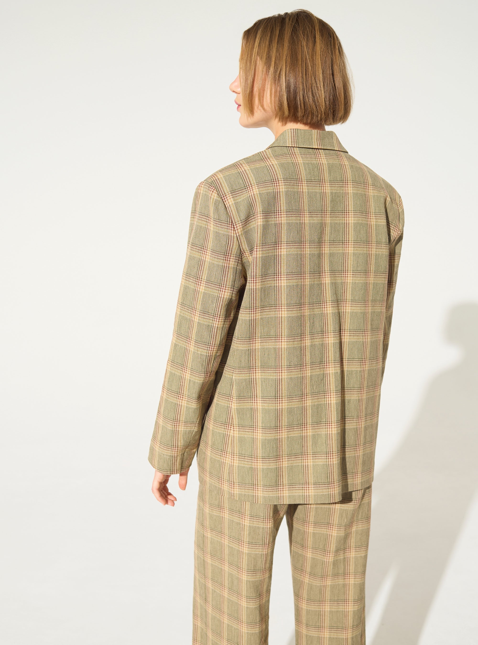 Loose-fitting linen check jacket