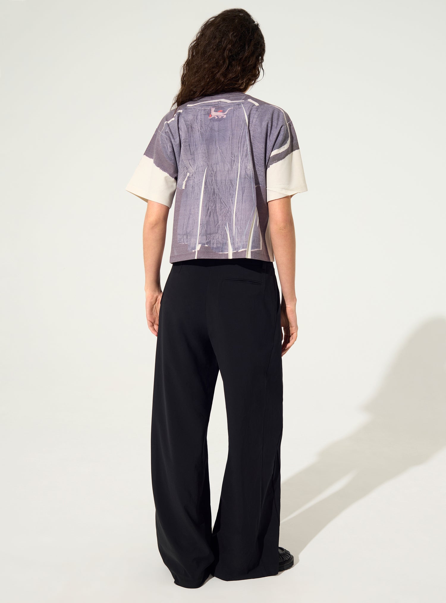 Schwarze Hose mit weitem Bein