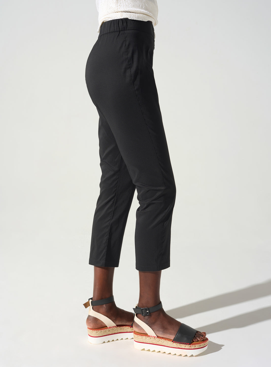 Black capri pants