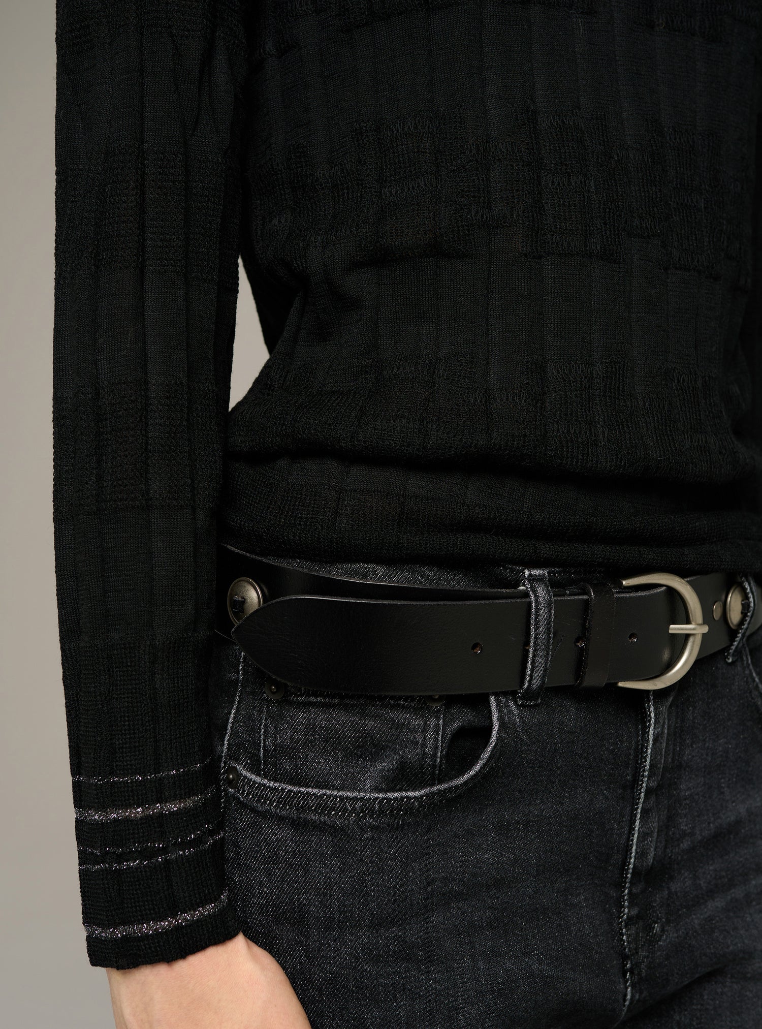 Faltenpullover mit Rundhalsausschnitt, figurbetont, lange Ärmel