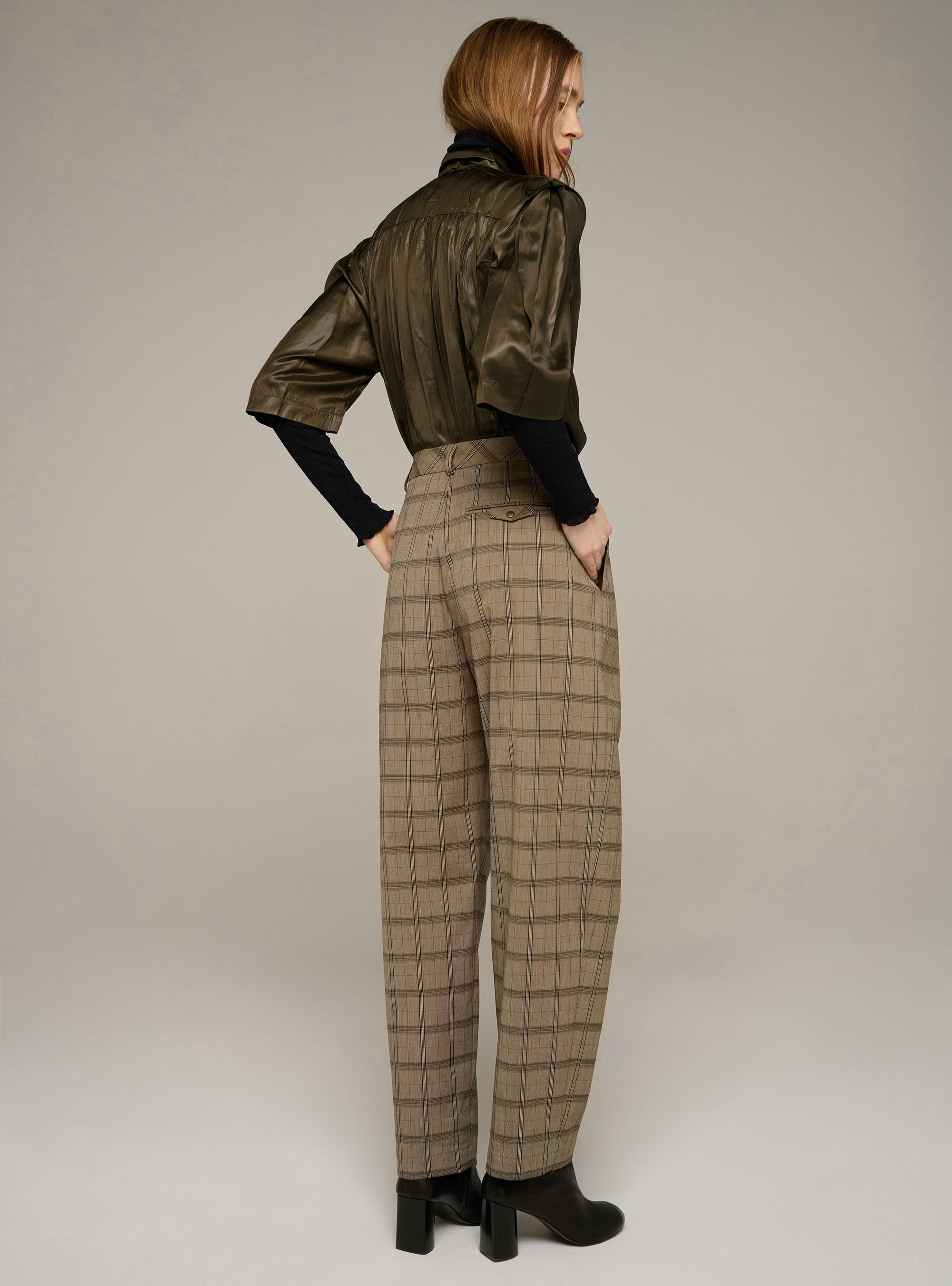 Pantalon carrotte à carreaux