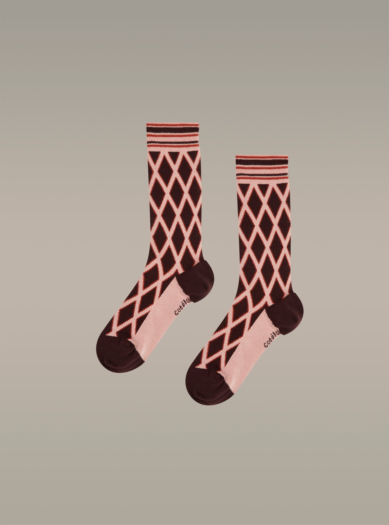 Chaussettes à carreaux rouges
