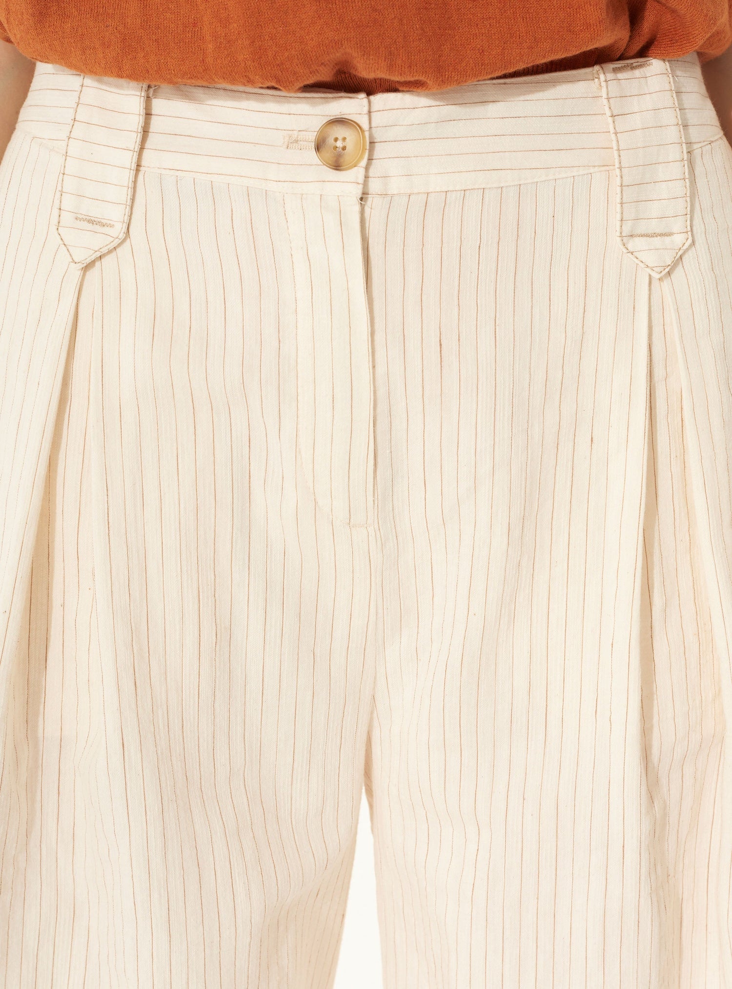 Short acoté 